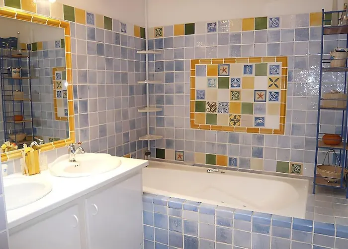 Villa 10 Pers Avec Piscine Privee Et Acces Tennis